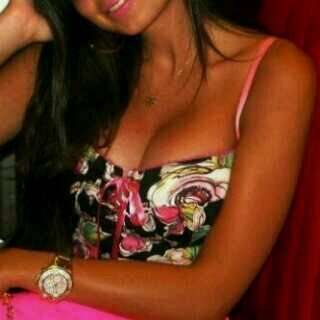آمنيتي سجدةَ طويلهَ علىَ آرض آلحرم فينتهي عمري بهآ ♡