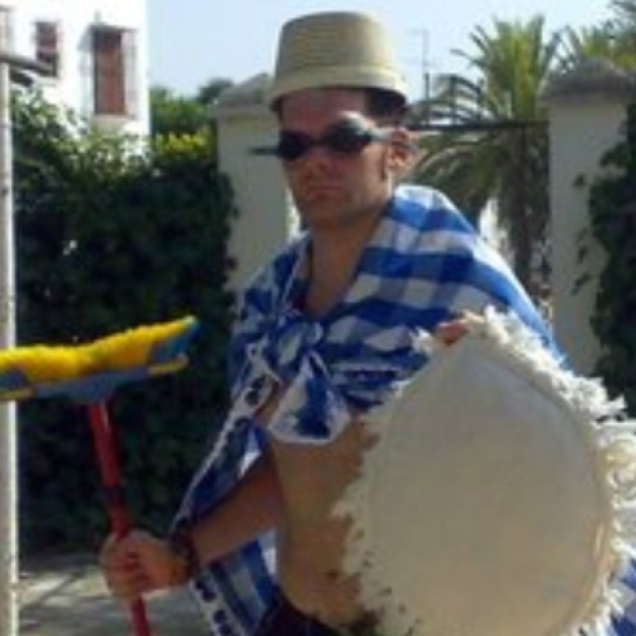 r_derambo's profile picture. ÚNICO , GENUINO Y AUTÉNTICO .ENAMORADO DE LA VIDA Y DE LOS MÍOS .SIEMPRE POSITIVO NUNCA NEGATIVO