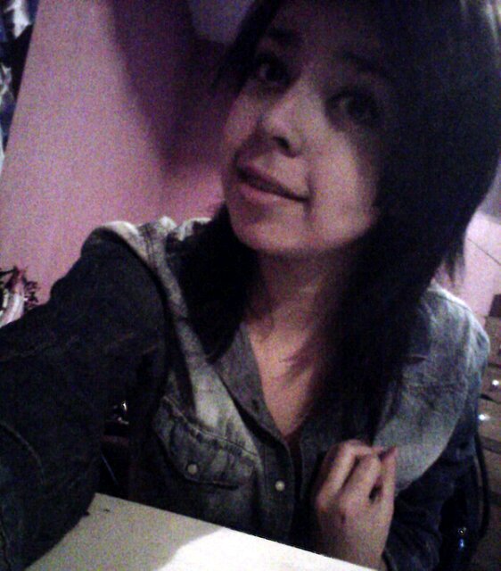 celeste_hajj's profile picture. Acabo de ver pasar mi vida frente a tus ojos.