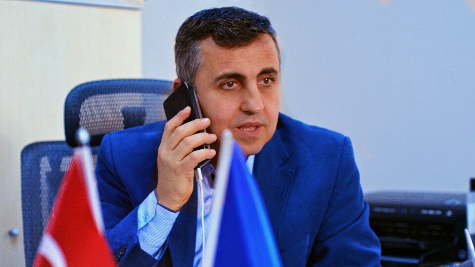 Tomurcuk derdinde olmayan ağaç odundur. N.F. Kısakürek