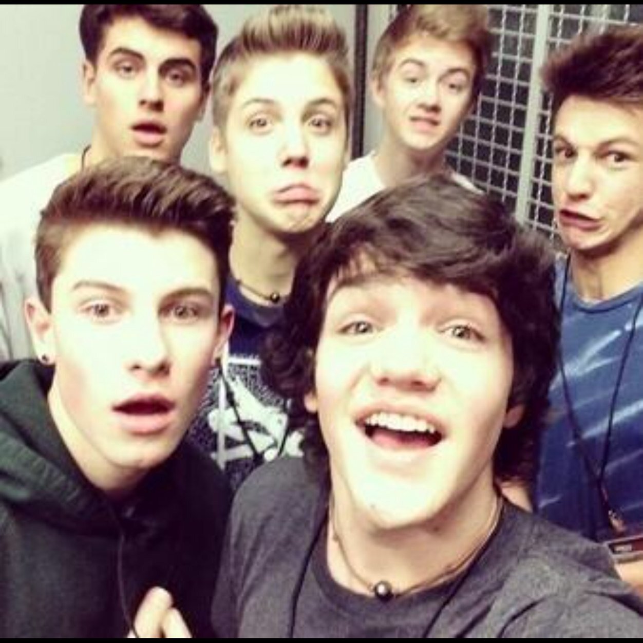 Heyy i just gave you a free follow please could you follow @magcondallas_ and @magcontouk_