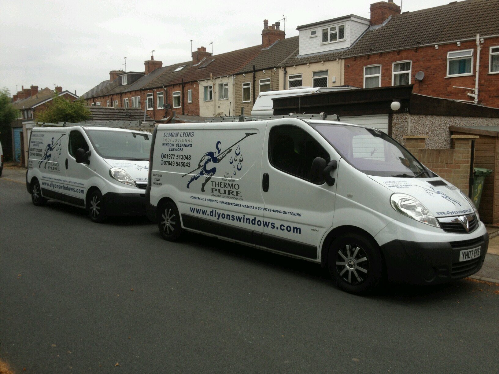 We provide expert domestic & commercial window cleaning services throughout West Yorkshire with over 25 years experience #windowcleaner