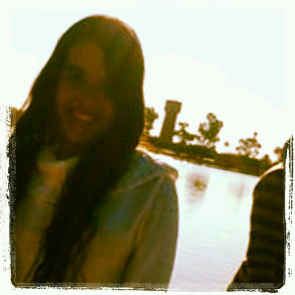 Im a 13 year old friendly crazy ass girl , proud to be MORROCAN & MUSLIM , following me aint gonna do u no harm it'll only get u another friend xo much love