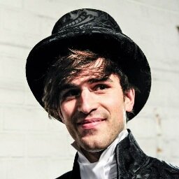 University Ghent graduate and aspiring Homo-Universalis. Studied Jazz Piano. Released first album (13/12/13) with ADYA orchestra. Manager at ZARA .