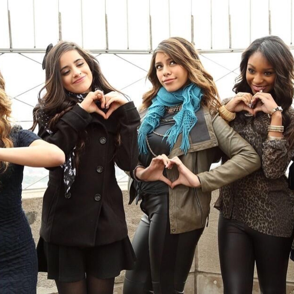 Free follow ! Please follow @HarmonyNutella thanks :)