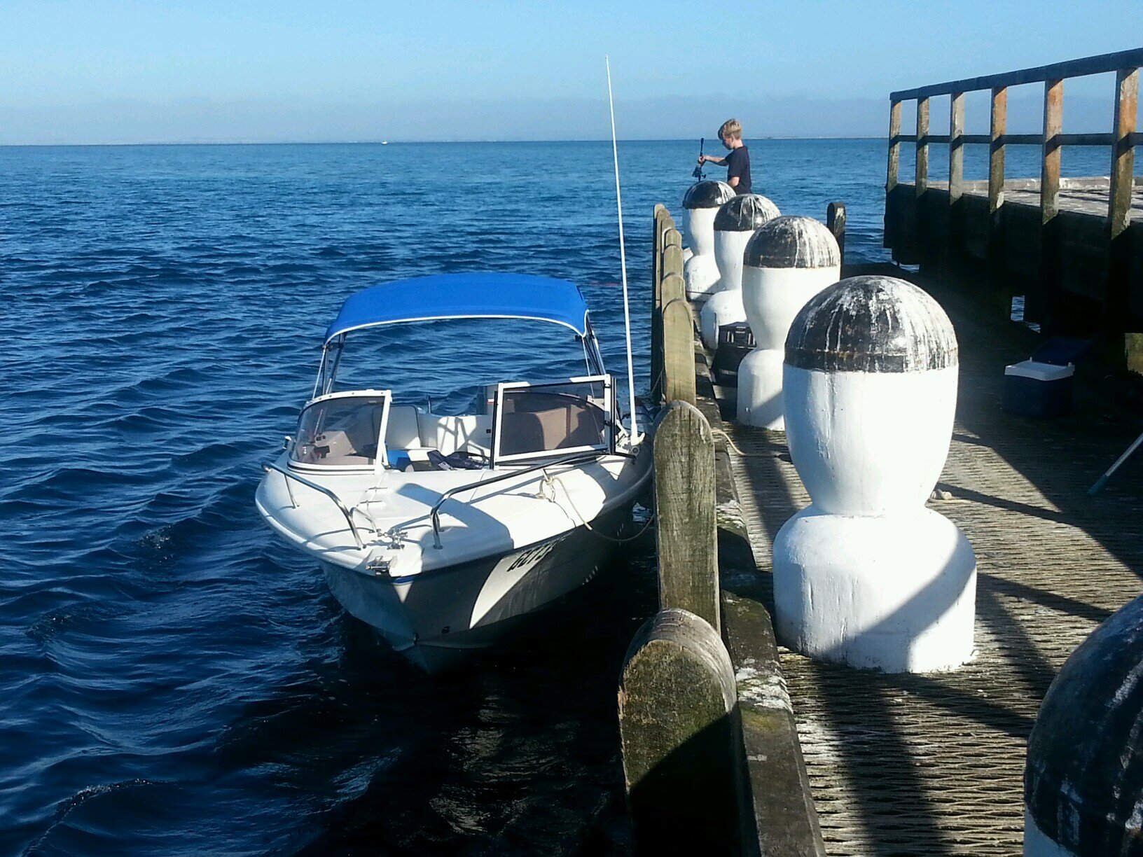Big fan of my family, Geelong Cats, & fishing.