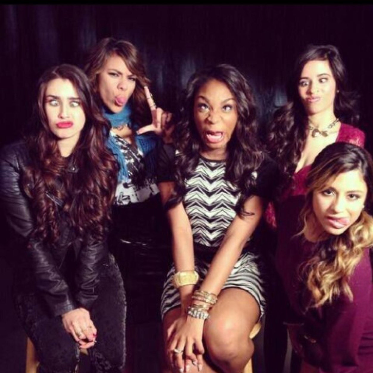 Free follow ! Please follow @HarmonyNutella thanks :)