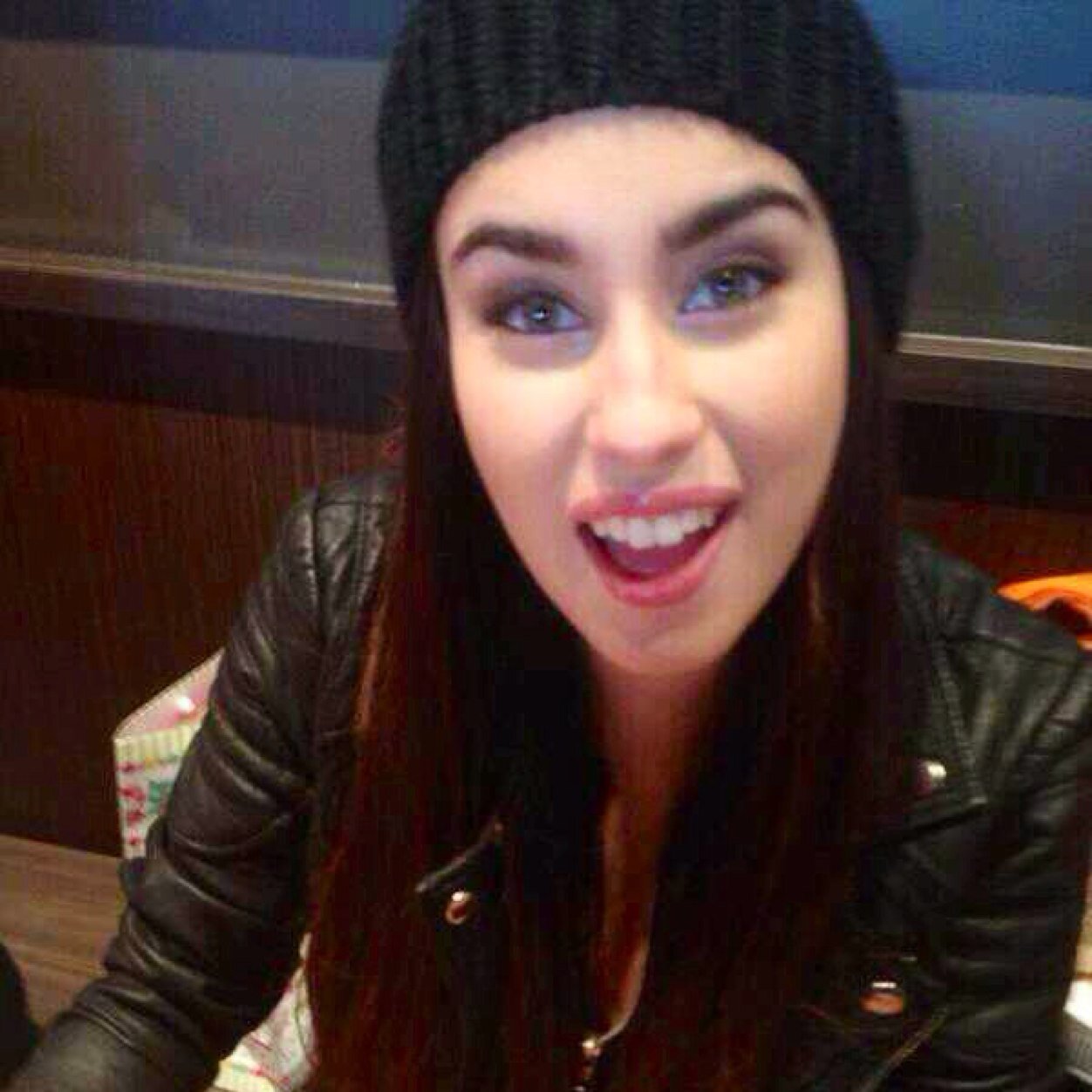 Free follow ! Please follow @HarmonyNutella thanks :)