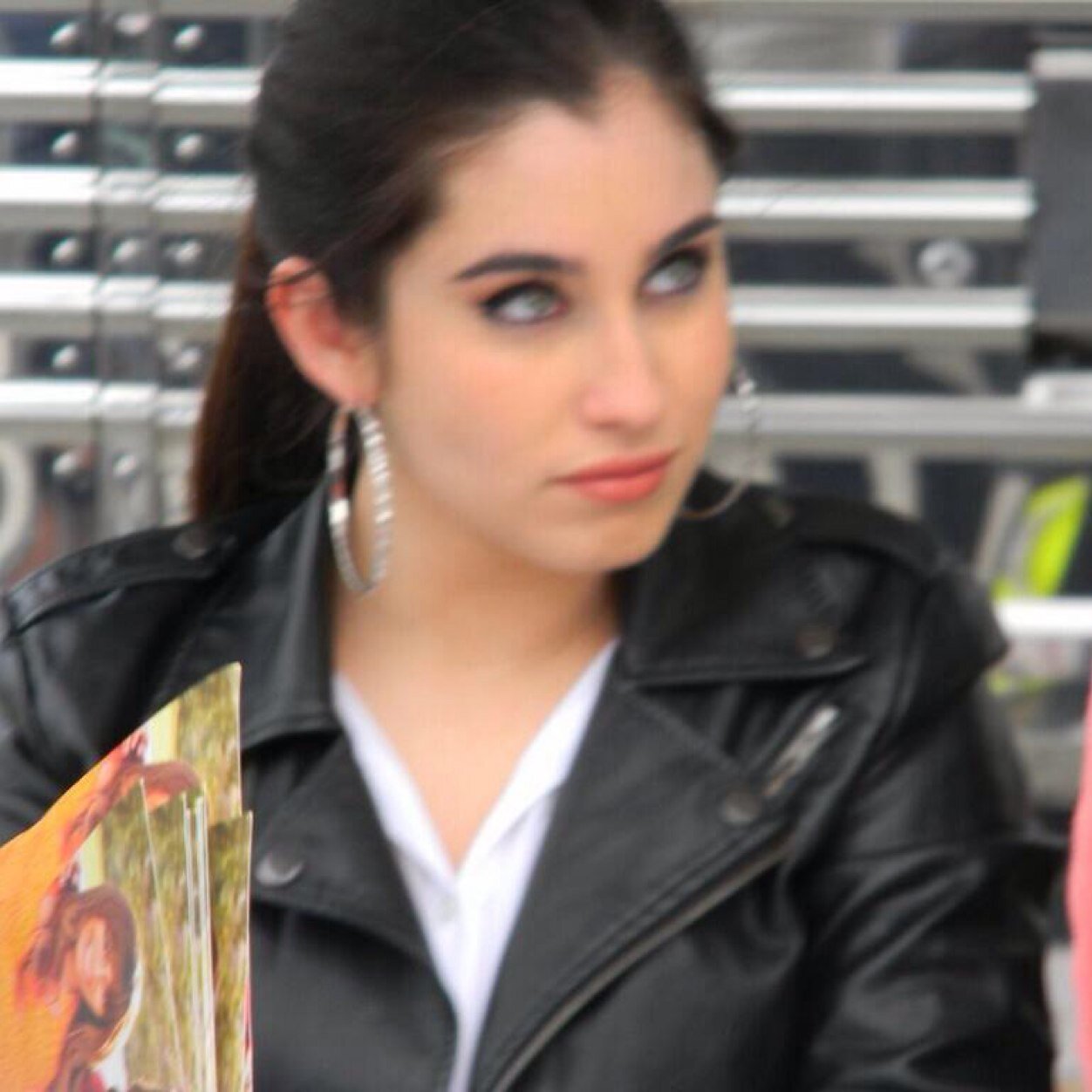Free follow ! Please follow @HarmonyNutella thanks :)