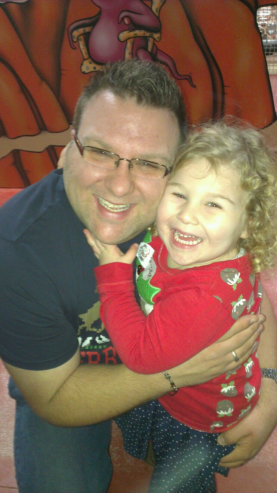 Works for Onyx Brokers, Loves Music and just about every sport going! & adores my 3 beautiful children xx