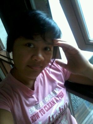 i suport girl band ini krn sngt istimEwa ,suaRanya keren abIz ,jgo ngedance,lucu imut n pkoknya luar biassa ...sypa lg kl bkan CHERRYBELLE HEHE ..