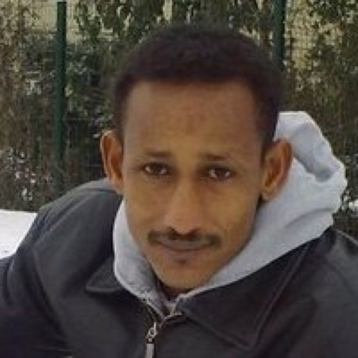 بشير محمد من ابناء القضارف . السودان مقيم في فرنسا caen