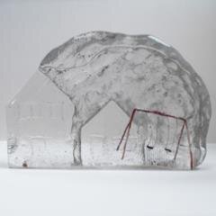 Artist capturing delightfully domestic miniature wonderlands in molten glass. #glassbiennale #Hothouse4.