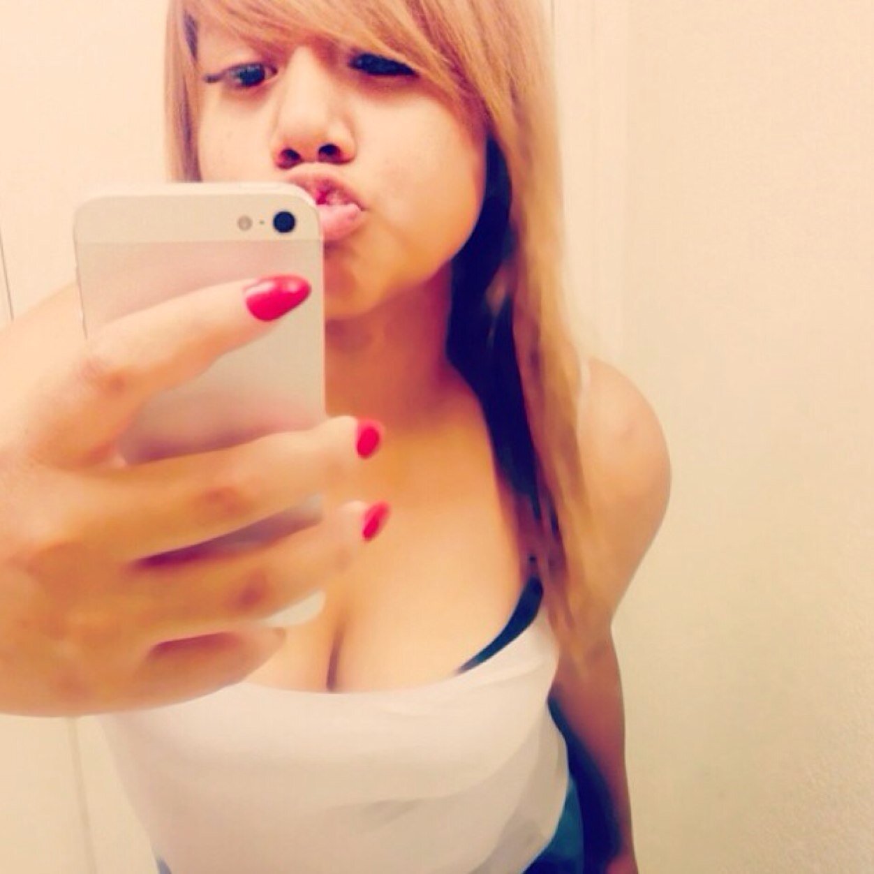 -single✌| Hated by many love By Few. | Born Alone,Ride Alone, Die Alone ❤✌.