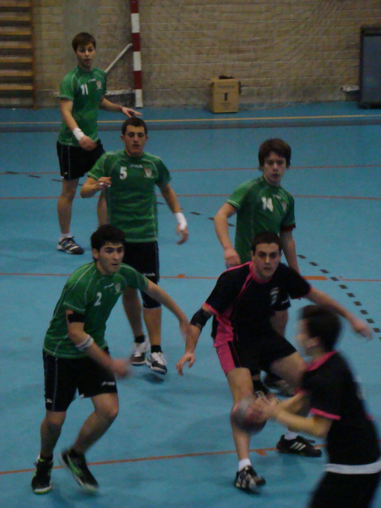 monitor de los scout, jugador aficionado de balonmano, deportista y loco de la montaña!!!