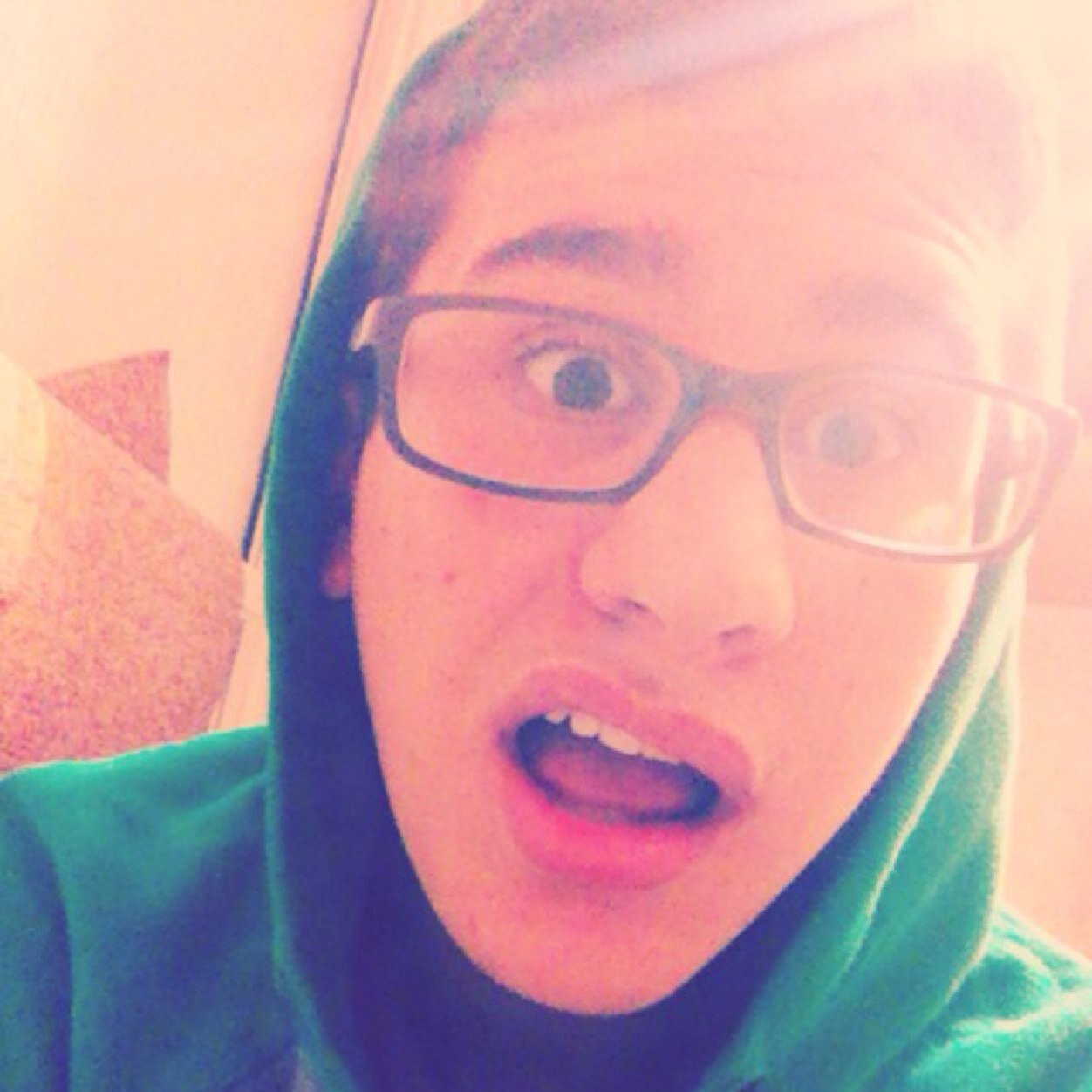 Subscribe to me on YouTube: http://t.co/xDL8Khicqo