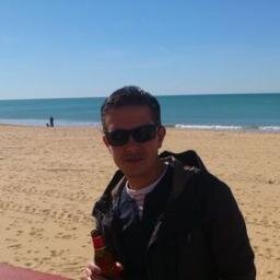 Nieto, hijo y padre de sevillistas. 
Y sevillista. 
Pero desde 2006.