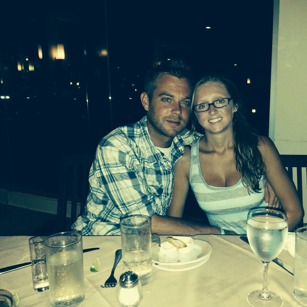 Lauren_Sharp93's profile picture. 20. Louisville. Taken. Mommy to be.