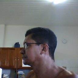 Viver, viver e viver intensamente já que a vida é um dom gratuito que recebemos de Deus por que a cada dia que vivemos  perdemos outro  por isso vivo a vida...