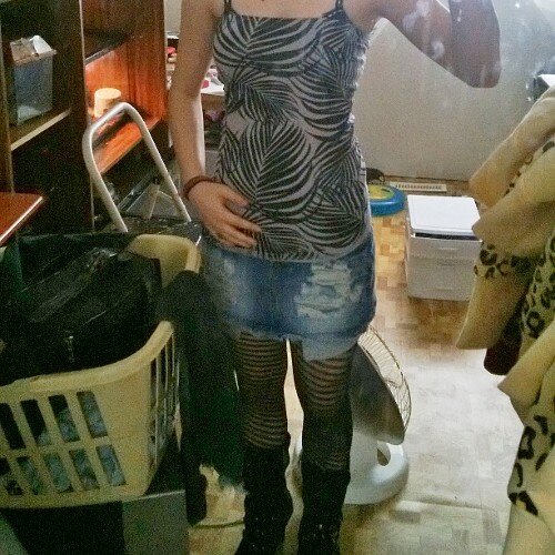 Small town gal that loves her music :) follow me on instgram :p tikeranne123 love ya all