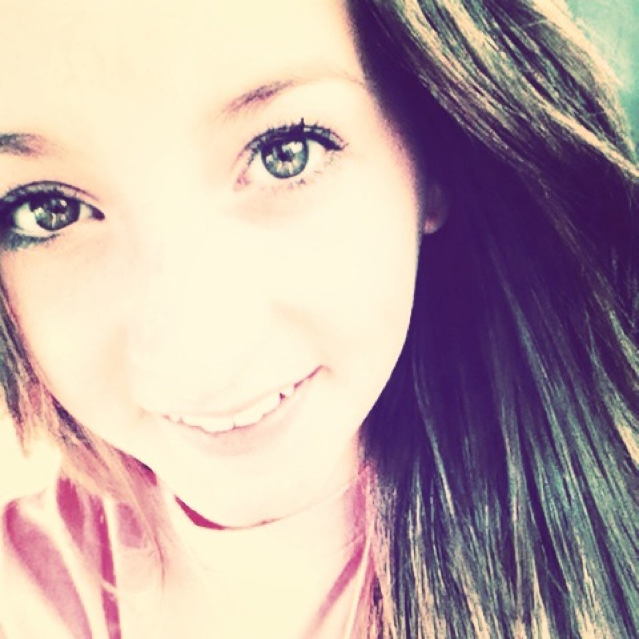 hi im ivyrose(:follow me(:tennis:Phemlock high(:)]every rose has its thorn^_^always rise above^^^freshman