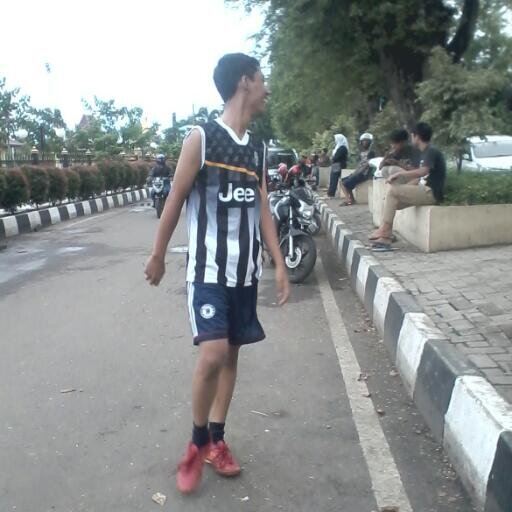 Be yourself, Easy Going and Easy smile 
Always positive thingking