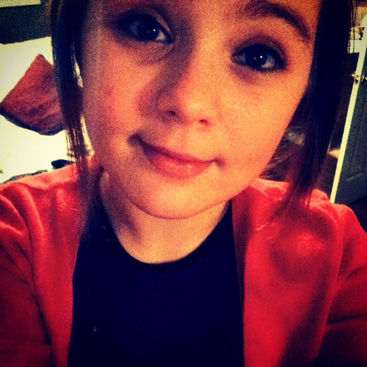 charchar8904's profile picture. Hi People From Earth 
Go Sub To My Youtube MegaAppleSpice
My Goal Is To Get 50 Followers On Twitter
Byeee