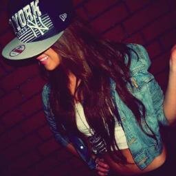 Que lo jodan a los cabrones que te quieran joder la vida, tu disfruta de ella, que la tuya si merece la pena. Followback.