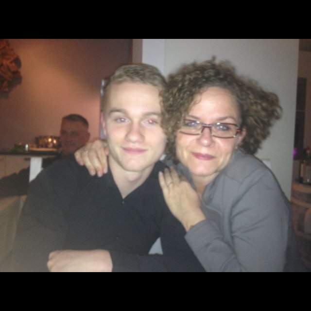 Deeeenniss's profile picture. Muay thai - jeugdtrainer http://t.co/RAqRztkGy4 - worstelen