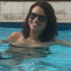 25 anos, estudante de Medicina Veterinária na UFPB. Procrastinadora por natureza e em constante mudança de opinião/atitudes, enfim... Don't Panic ;)
