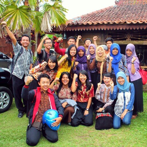 PRASASTI_SMABA's profile picture. 12 IPS 3 SMA N BANYUMAS'14
ig: prasastismaba