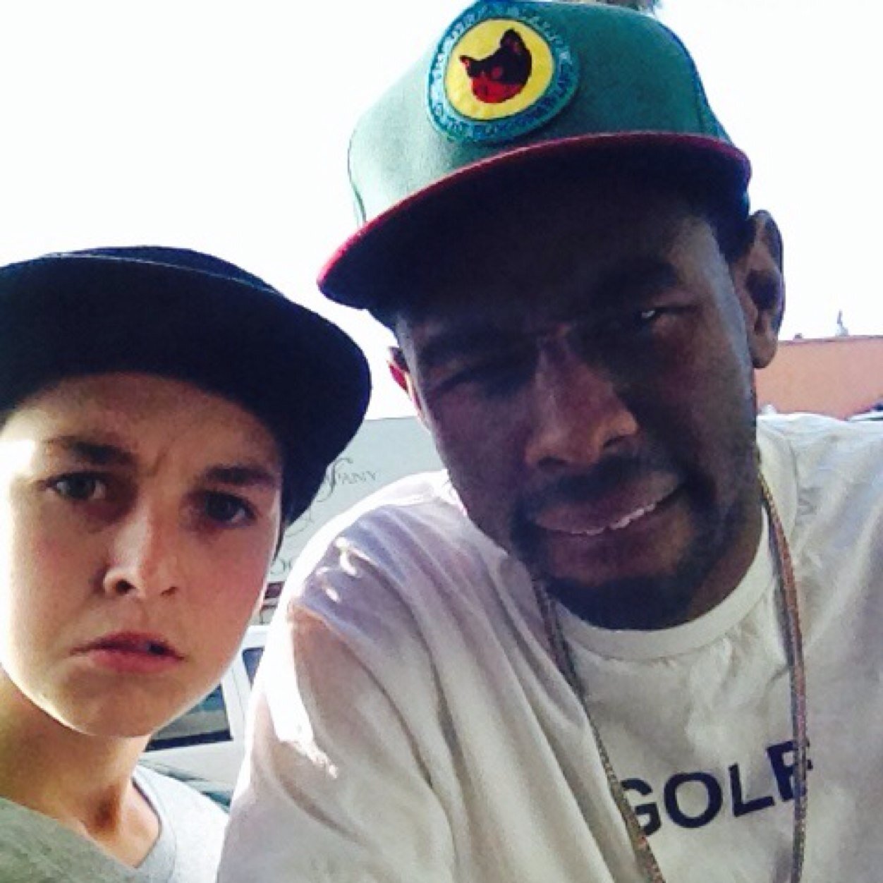 Follow me all folow back
Young rapper from the gethho in vista reppin de cross