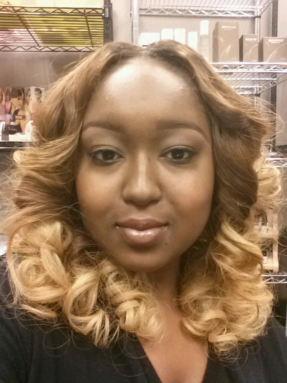 Master Cosmetologist & CEO of Akira Jones Hair** Specializing in Precision Cuts, Flawless Color and Natural Looking Weaves