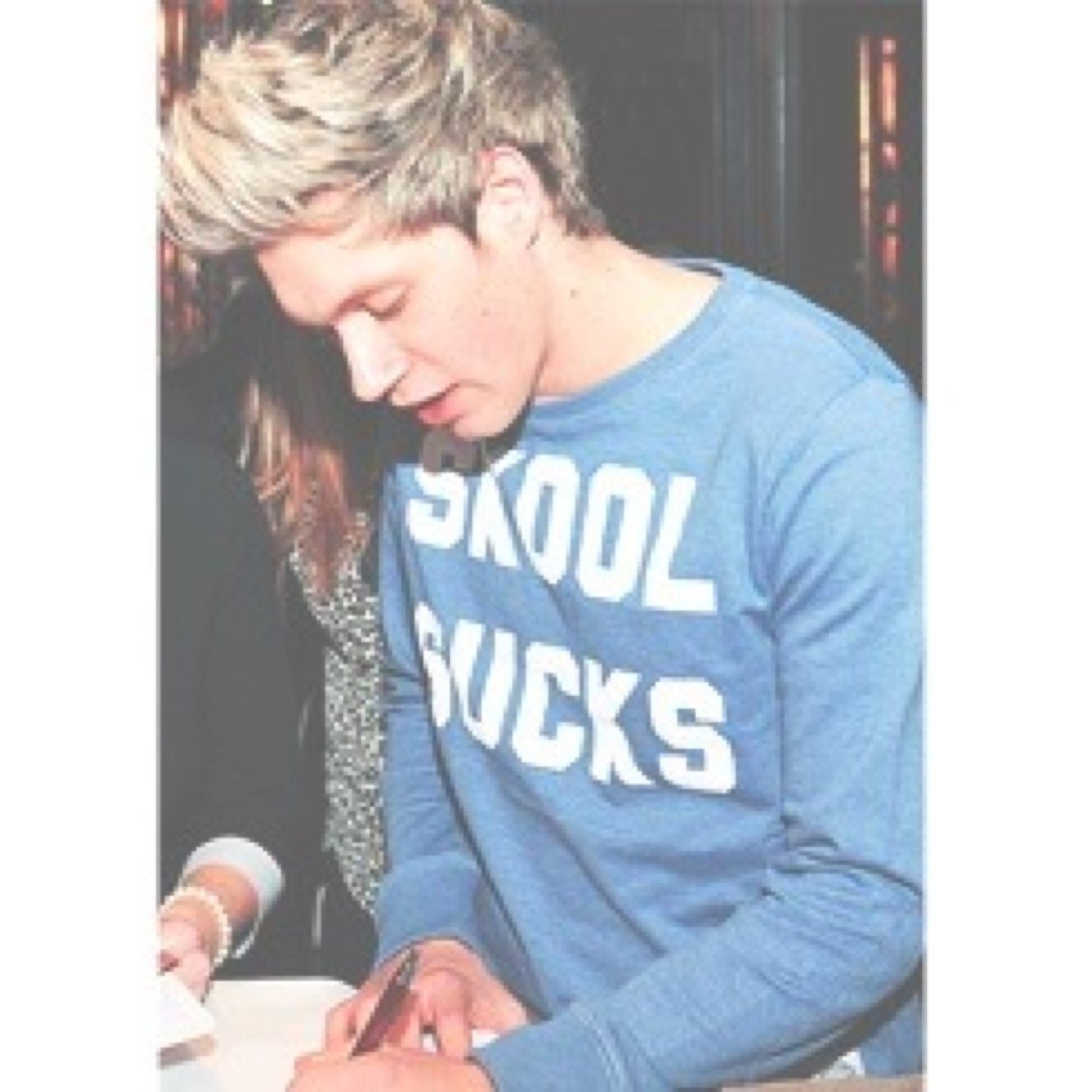 please follow @maryjuanouis bc you're fab and ily follow back just ask xx