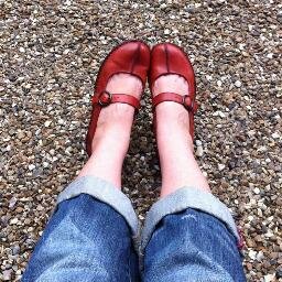 craftybluebird's profile picture. grant writer ~ artist ~ traveler ~ thrift store scavenger ~ fond of margaritas