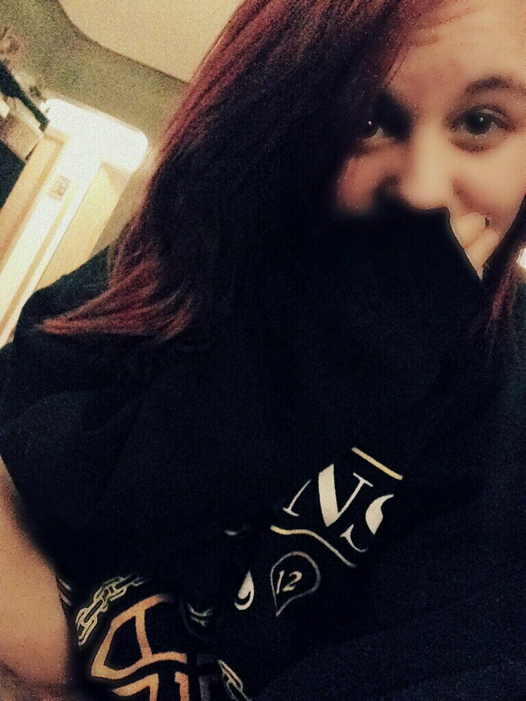 I like pizza tea and bands  ღ ♩ ♬ ♪ ∞ ✌
