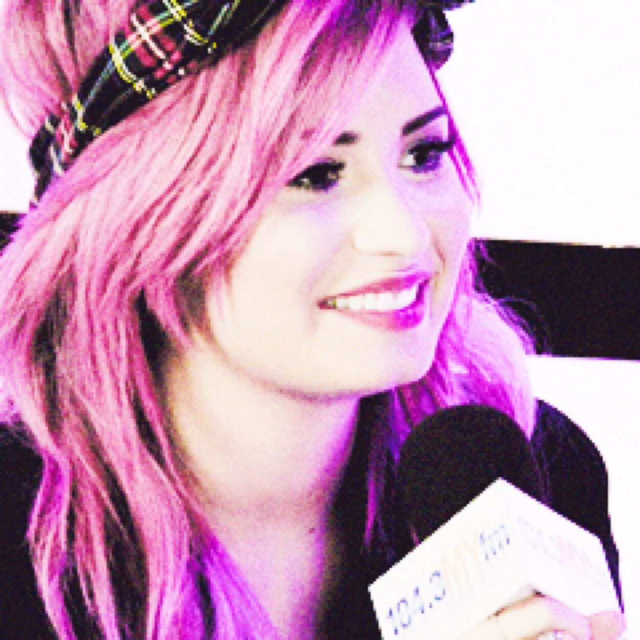 I'm Demi , I'm a Singer , My Best friend is Selena & Miley ✌️