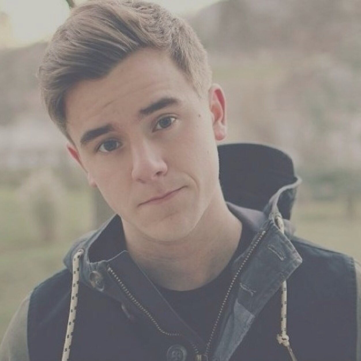 0/6 | i'm so ew & Connor's so aw | Stressed, Depressed, O2L Obsessed | follow me, i follow back :)
