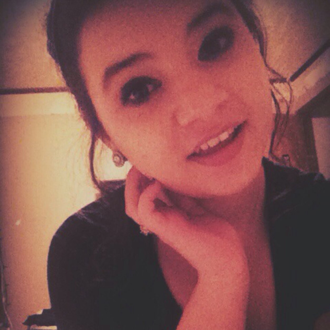 helloterruh's profile picture. um.