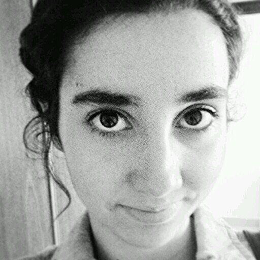 CrisCastroEs's profile picture. Tinerfeña, enamorada de los libros.