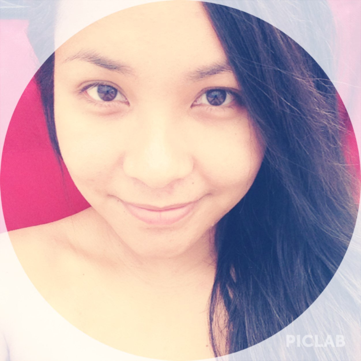 jerahbritzy's profile picture. The aim is to live through every stumble with grace, but here is where I whinge.