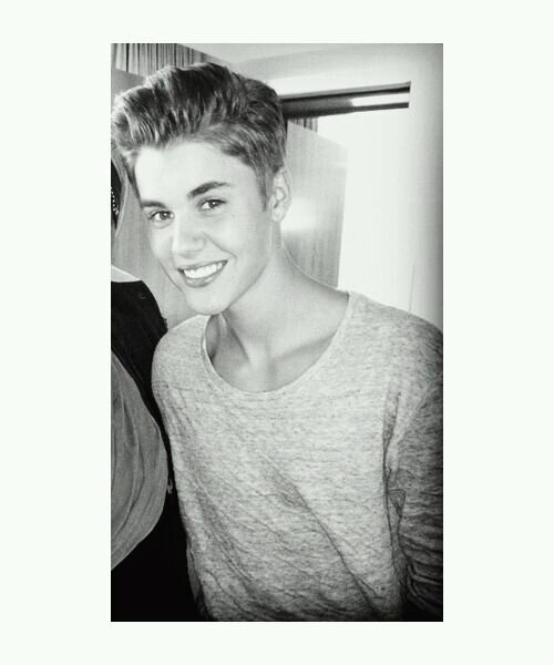 Belieber,nigdy nie zniżaj swojej głowy nikomu,kto Cię krytykuje,twoja korona nie może upaść moja księżniczko~Justin Bieber♥