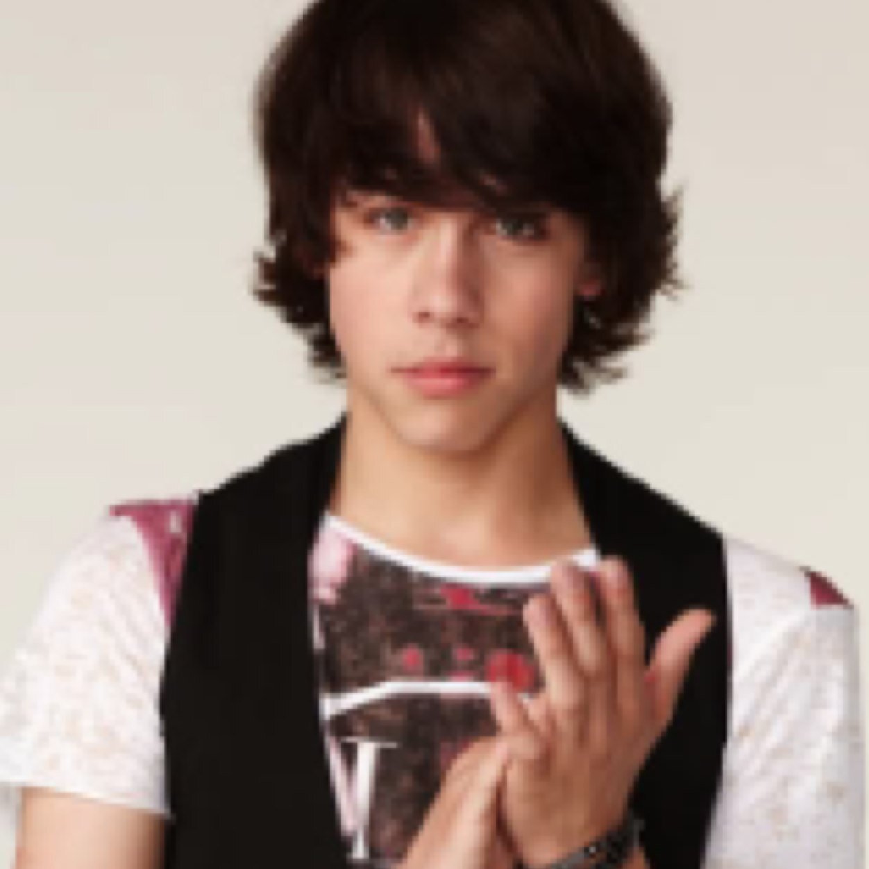Student at Degrassi. I'm also a writer and producer. Troubled past, hoarding problem, and bipolar disorder. Bad Boy. Single father of Dillion. #RP