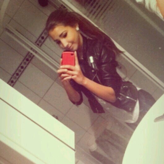I only love my perfect boyfriend Stefan ♡