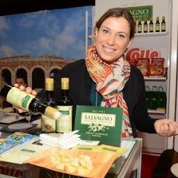 SalvagnoTitti's profile picture. Che dire?!?!? E' davvero difficile descrivere se stessi!!! Posso sicuramente definirmi in una parola: UNICA.