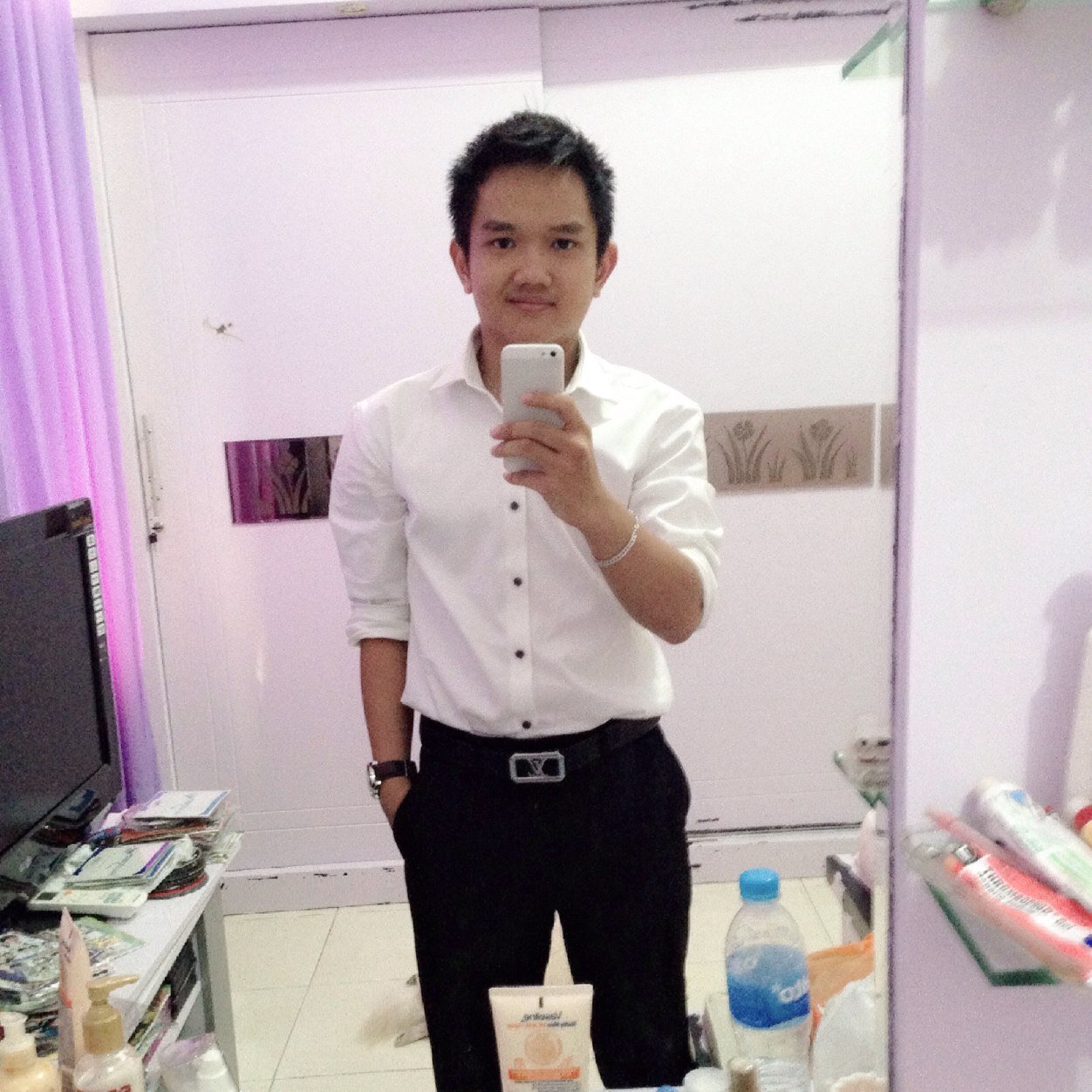 try not to become a man of success,but rather try to become a man of value || insta / path / line : edoardianp