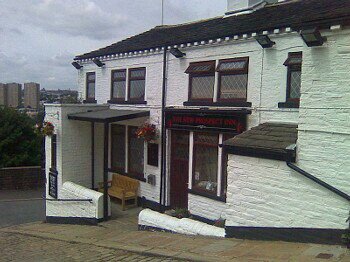 Family Pub selling good traditional pub food and real ales. A warm welcome to all old and new customers. Tel 01422 329688