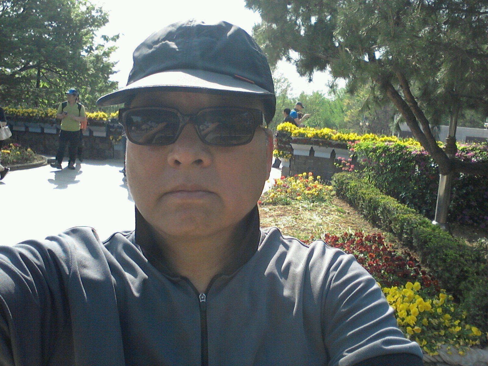 ssky1021's profile picture. 종교 정치 이념  없는곳에서...