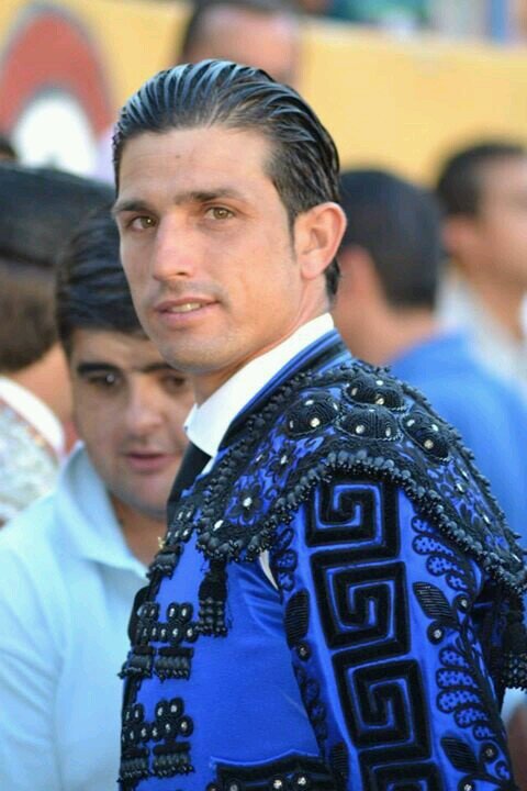 Banderillero de toros de Algeciras. Soy un apasionado de mi profesión.