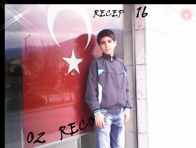 sporla ilgilenir Beşiktaş fanatiği 
Kitap okumayı sever      öğrenci